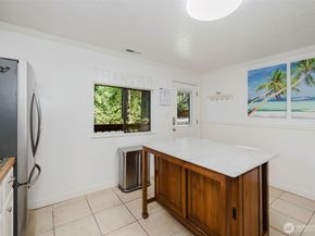 360 Kingsway W, Bremerton WA 98312