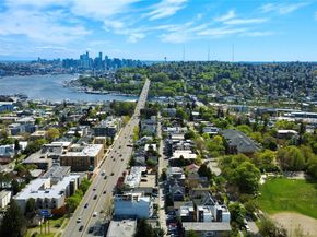4106 Linden Avenue N B, Seattle WA 98103
