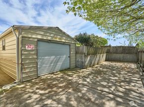 22617 108th Avenue SE, Kent WA 98031