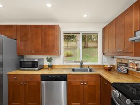 14011 98th Avenue NE, Kirkland WA 98034