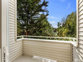 10237 SE 3rd Street 5, Bellevue WA 98004