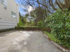 10237 SE 3rd Street 5, Bellevue WA 98004