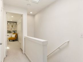 10237 SE 3rd Street 5, Bellevue WA 98004