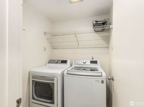 10237 SE 3rd Street 5, Bellevue WA 98004