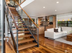518 14th Avenue W, Kirkland WA 98033