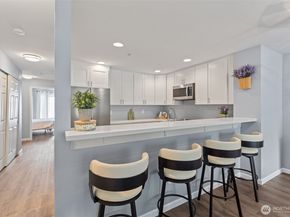 2001 120th Place SE 1203, Everett WA 98208