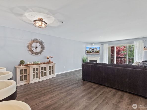 2001 120th Place SE 1203, Everett WA 98208