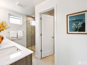 2366 Franklin Avenue E B, Seattle WA 98102