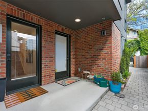 2366 Franklin Avenue E B, Seattle WA 98102