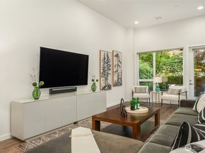 3300 NE 65Th Street 204, Seattle WA 98115