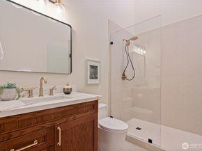 1400 Bellevue Way SE 1, Bellevue WA 98004