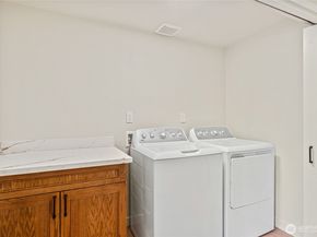 1400 Bellevue Way SE 1, Bellevue WA 98004