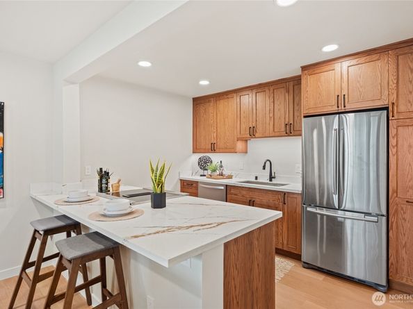 1400 Bellevue Way SE 1, Bellevue WA 98004