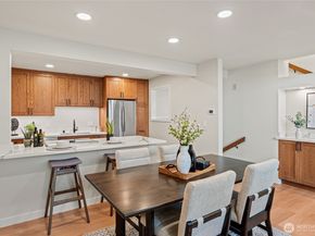 1400 Bellevue Way SE 1, Bellevue WA 98004