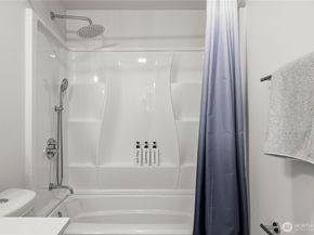5643 16th Avenue SW, Seattle WA 98106