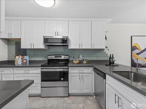 6453 139th Place NE 43, Redmond WA 98052