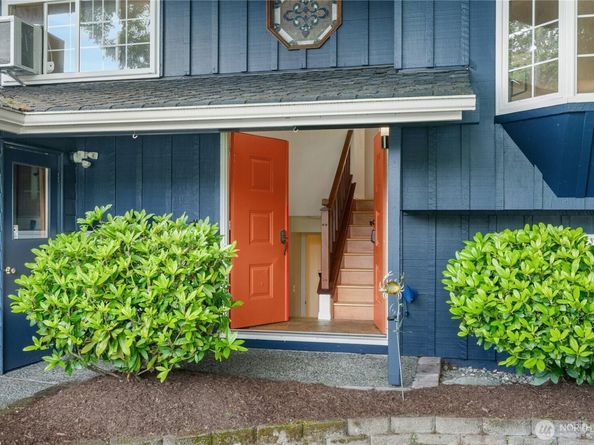 17518 NE 22nd Court, Redmond WA 98052