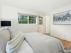 17518 NE 22nd Court, Redmond WA 98052