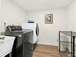 17518 NE 22nd Court, Redmond WA 98052
