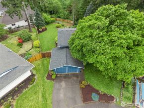 17518 NE 22nd Court, Redmond WA 98052