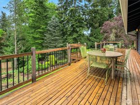 17518 NE 22nd Court, Redmond WA 98052