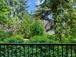 13932 NE 60th Street 150, Redmond WA 98052