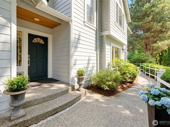 27621 NE Quail Creek Drive, Redmond WA 98053