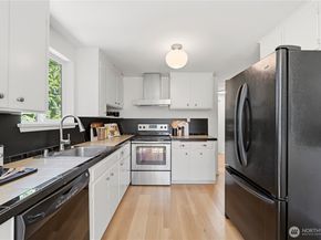 15839 15th Avenue NE, Shoreline WA 98155