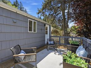 15839 15th Avenue NE, Shoreline WA 98155