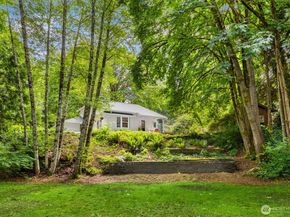 8980 Bay Street NE, Bainbridge Island WA 98110