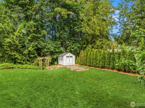 8980 Bay Street NE, Bainbridge Island WA 98110