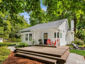 8980 Bay Street NE, Bainbridge Island WA 98110
