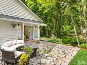 8980 Bay Street NE, Bainbridge Island WA 98110