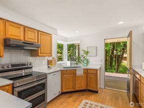 8980 Bay Street NE, Bainbridge Island WA 98110