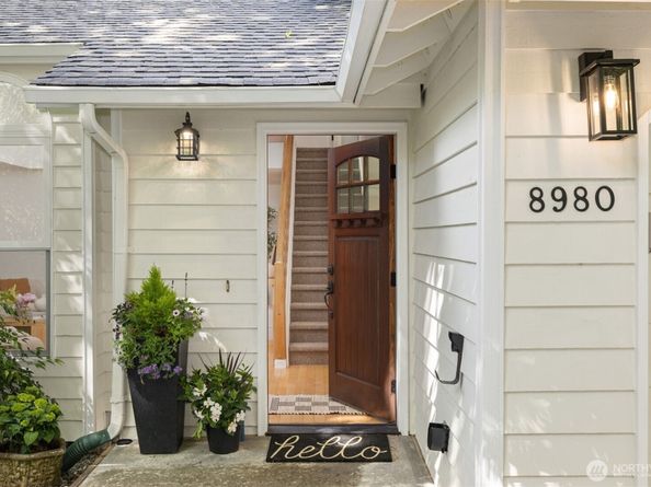 8980 Bay Street NE, Bainbridge Island WA 98110
