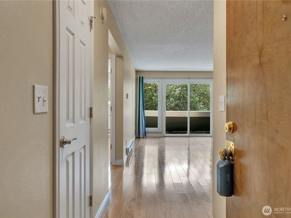 236 S 152nd Street 303, Burien WA 98148
