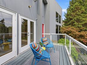10215 Waters Avenue S, Seattle WA 98178
