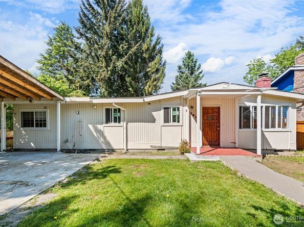 13721 37th Avenue NE, Seattle WA 98125