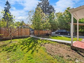 13721 37th Avenue NE, Seattle WA 98125