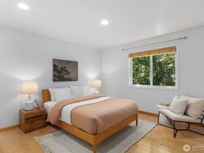 9925 SE 5th Street, Bellevue WA 98004