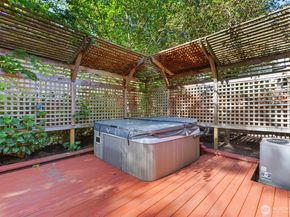 9925 SE 5th Street, Bellevue WA 98004