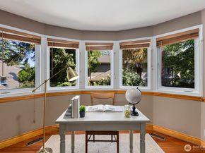 9925 SE 5th Street, Bellevue WA 98004