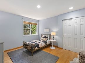 9925 SE 5th Street, Bellevue WA 98004