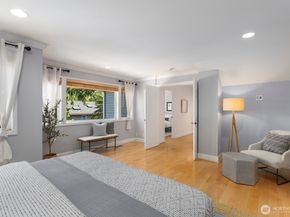 9925 SE 5th Street, Bellevue WA 98004