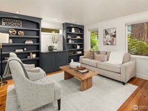 2038 9th Street W, Kirkland WA 98033