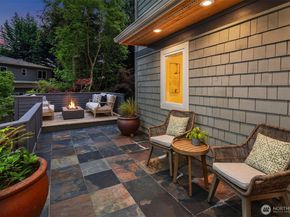 2038 9th Street W, Kirkland WA 98033