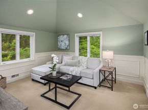 2038 9th Street W, Kirkland WA 98033