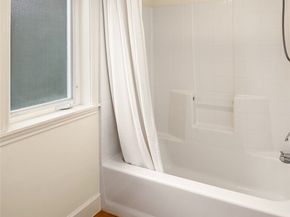 2038 9th Street W, Kirkland WA 98033