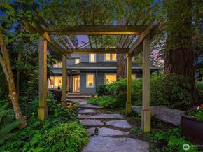 2038 9th Street W, Kirkland WA 98033