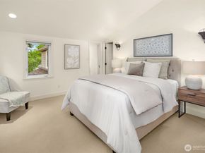 2038 9th Street W, Kirkland WA 98033